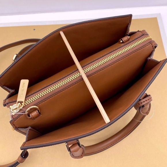 Michael Kors Small Sheila Center
Zip Satchel Crossbody Bag Brown - Picture 10 of 15